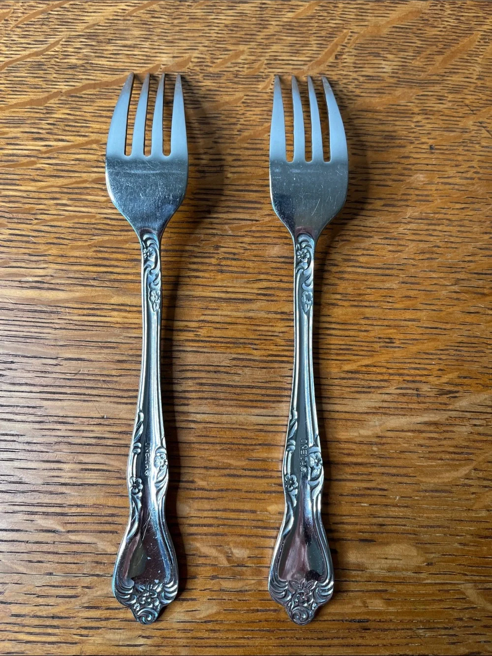 Oneida Azalea Stainless Steel Dinner Forks Set of 2 Floral Scroll.